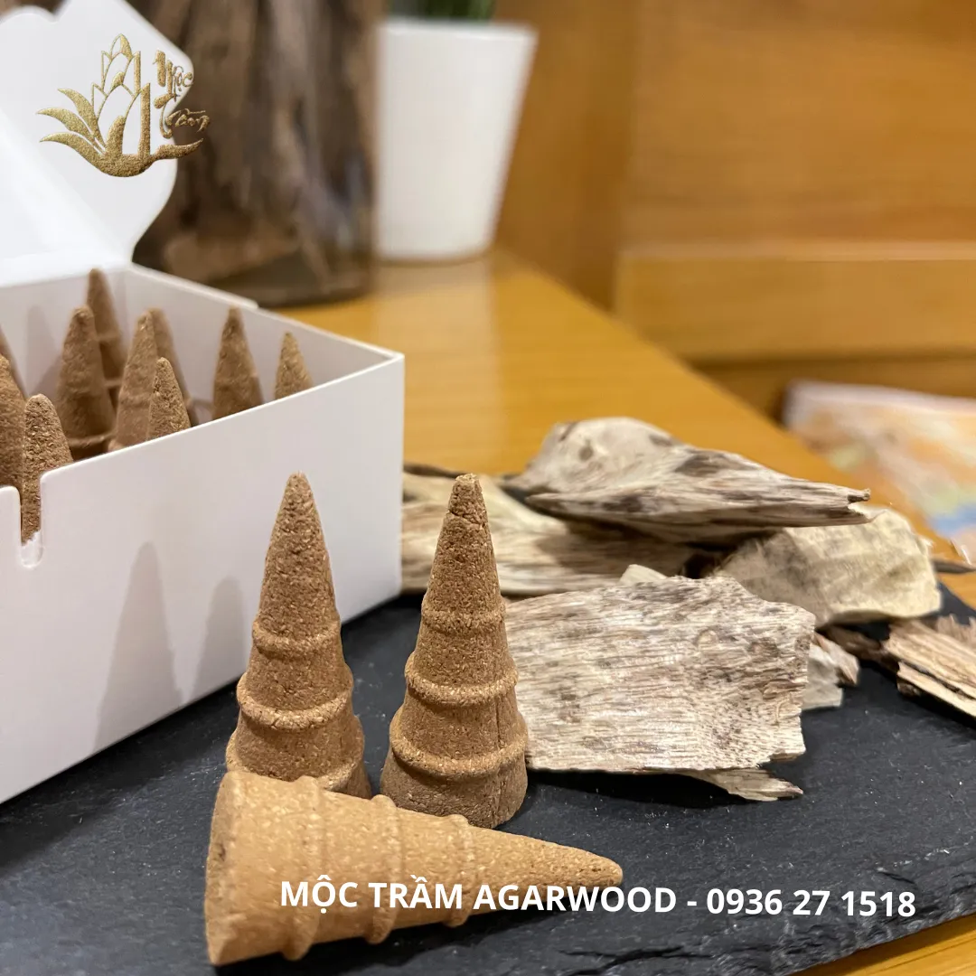 Premium Backflow Agarwood Incense Cones – 100% Natural Vietnamese Oud (32 Cones Box)